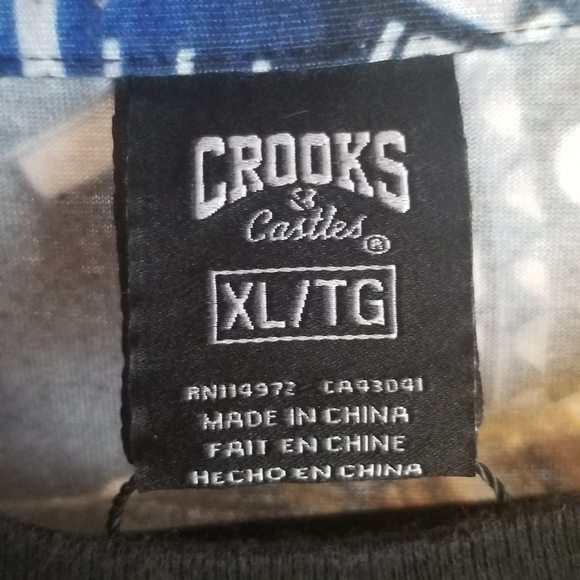 Clothing - Picture 4 of 4